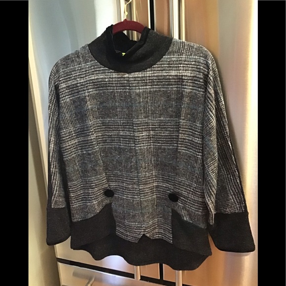 Trisha Tyler top nwot - Picture 1 of 3